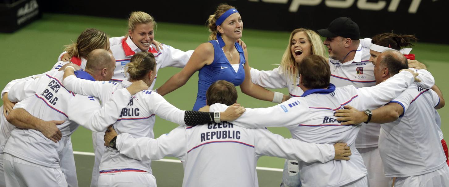 Praga: la festa della Nazionale femminile della Repubblica Ceca dopo la vittoria in Fed Cup (Action Images